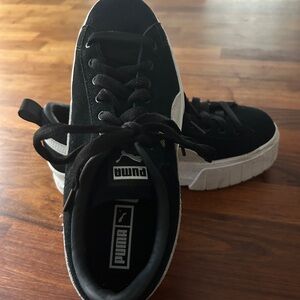 Puma suede platform sneakers - barely worn